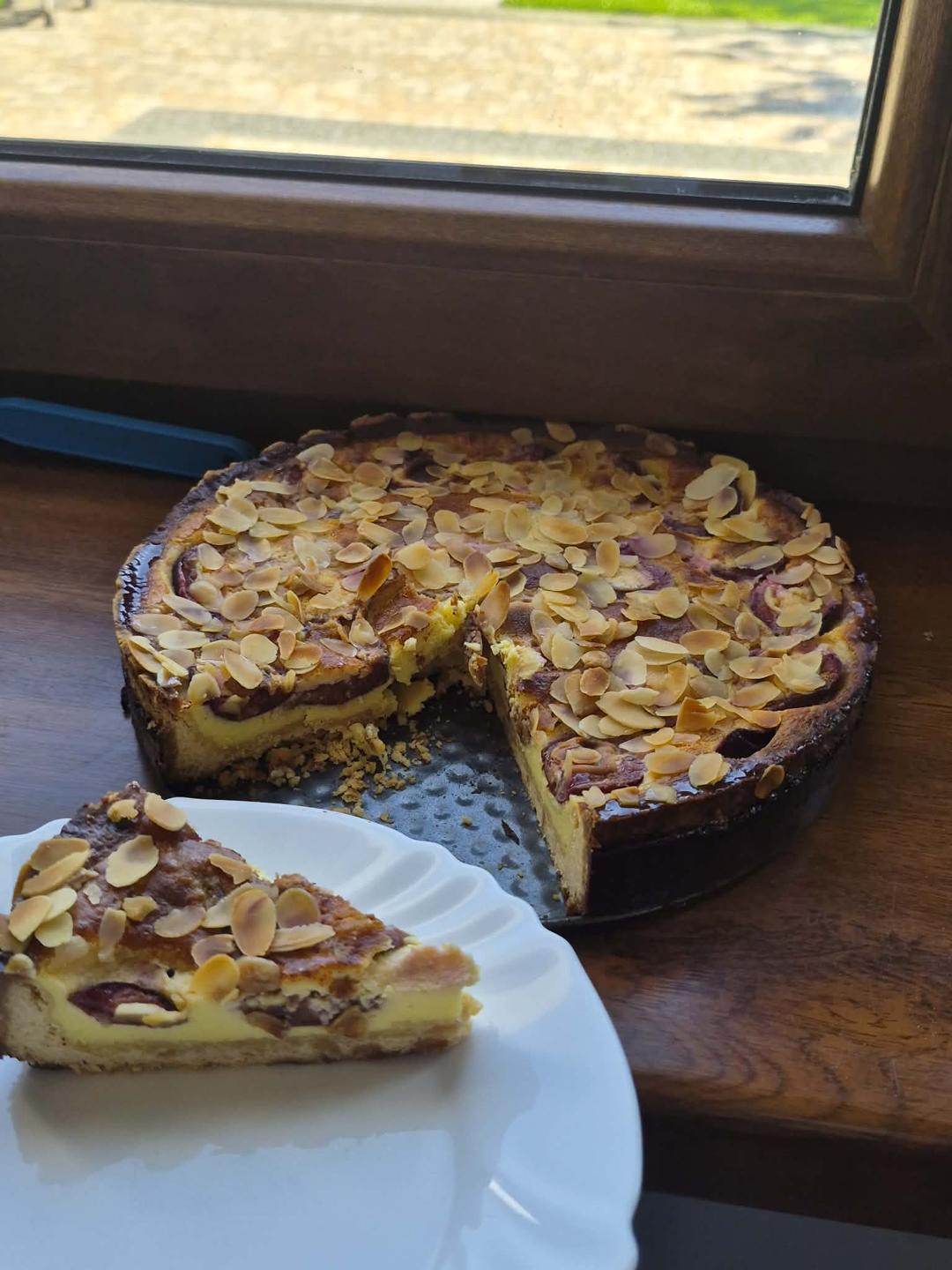 Tarta ze śliwkami i mlekiem skondensowanym